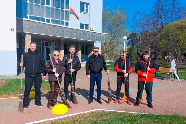 Коллектив РНПЦ травматологии и ортопедии присоединился к республиканскому субботнику