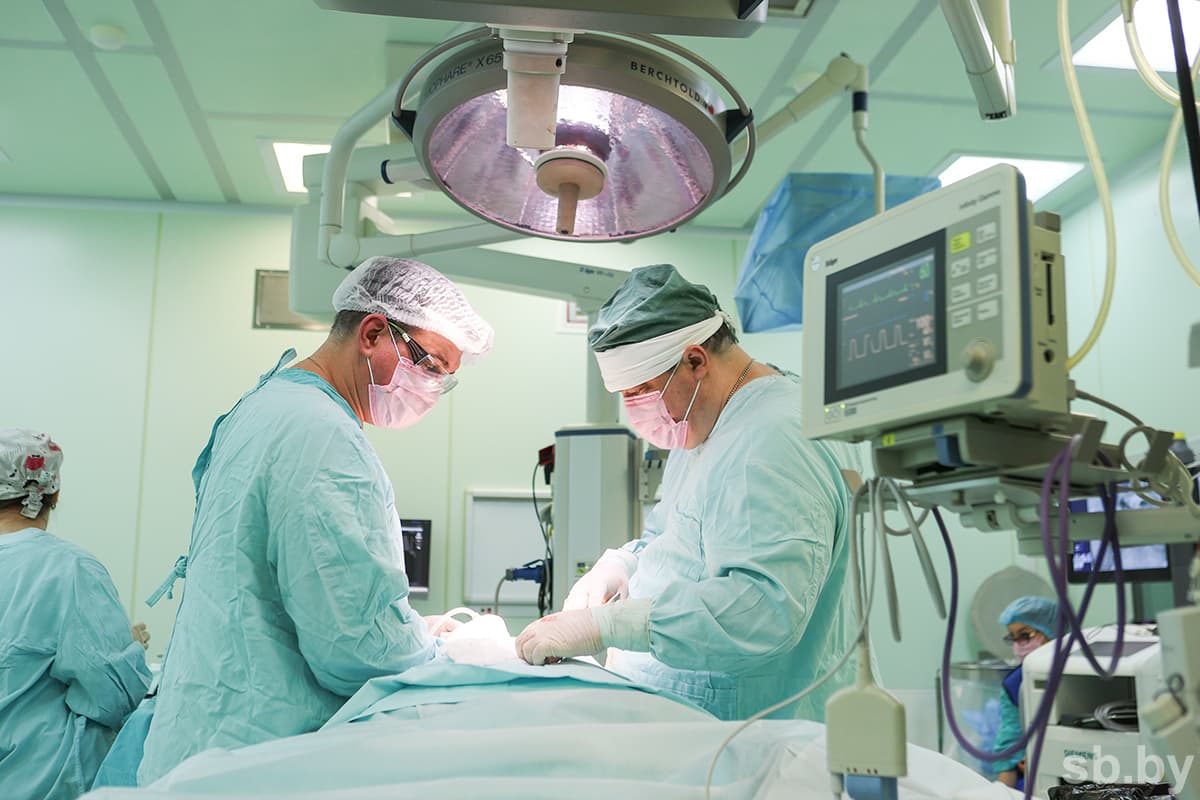 Высокотехнологичных операций больше, очереди на замену суставов меньше: чем гордится РНПЦ травматологии